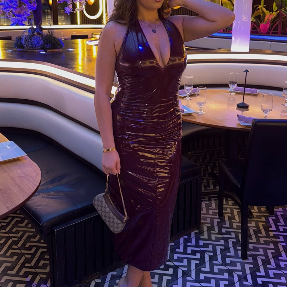 Chic Burgundy Midi Dress